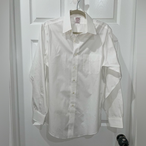 Brooks Brothers Other - BROOKS BROTHERS MADISON White button down Dress Shirt CRISP 17 1/2-36